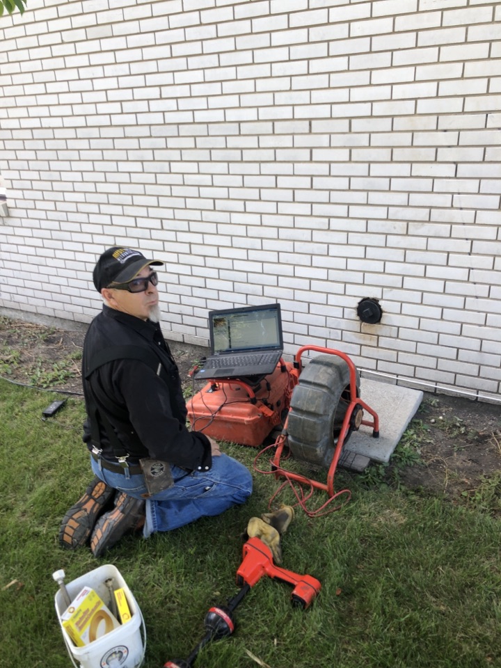 Stanley Park, AB - Sewer repair Camera sewer from cleanout outside building. Plumber required Stanley Park, AB - Sewer repair Camera sewer from cleanout outside building. Plumber required